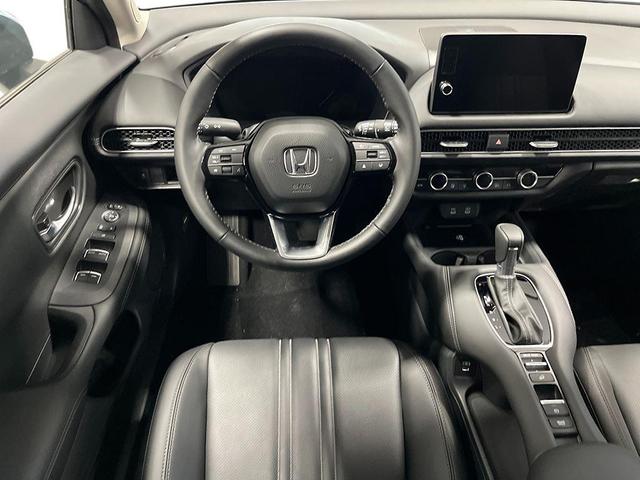 Photo of 2026 Platinum White Pearl Honda HR-V
