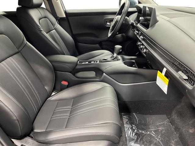 Photo of 2026 Platinum White Pearl Honda HR-V