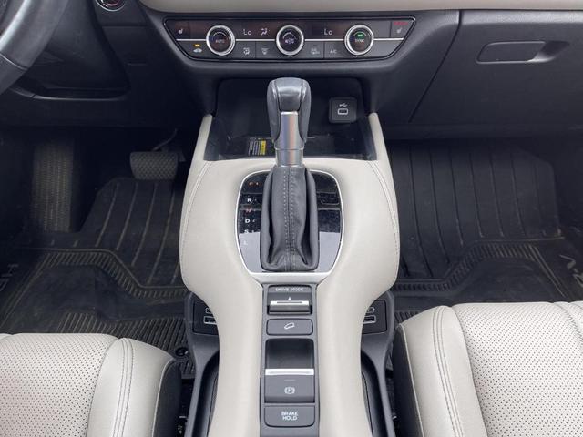 Photo of 2023 Platinum White Pearl Honda HR-V