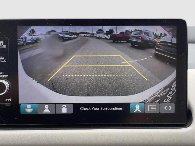 Photo of 2023 Platinum White Pearl Honda HR-V
