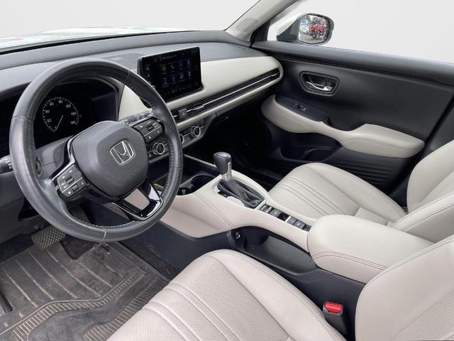 Photo of 2023 Platinum White Pearl Honda HR-V