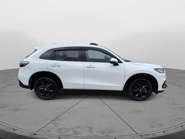 Photo of 2023 Platinum White Pearl Honda HR-V
