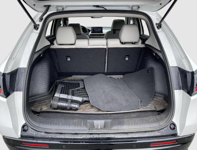 Photo of 2023 Platinum White Pearl Honda HR-V