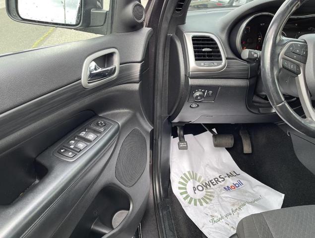 Photo of 2020 Granite Crystal Clearcoat Metallic Jeep Grand Cherokee