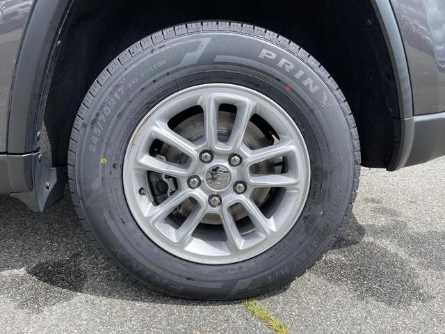 Photo of 2020 Granite Crystal Clearcoat Metallic Jeep Grand Cherokee