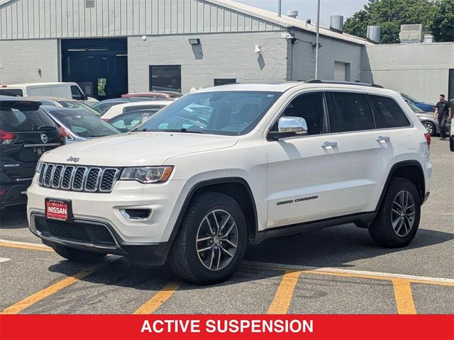 Photo of 2017 Bright White Clearcoat Jeep Grand Cherokee