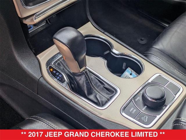 Photo of 2017 Bright White Clearcoat Jeep Grand Cherokee