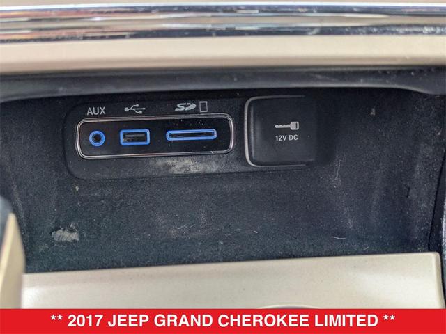 Photo of 2017 Bright White Clearcoat Jeep Grand Cherokee