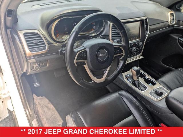 Photo of 2017 Bright White Clearcoat Jeep Grand Cherokee