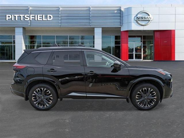 Photo of 2026 Super Black Nissan Rogue
