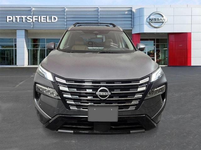 Photo of 2026 Gun Metallic Nissan Rogue