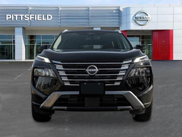 Photo of 2025 Super Black Nissan Rogue