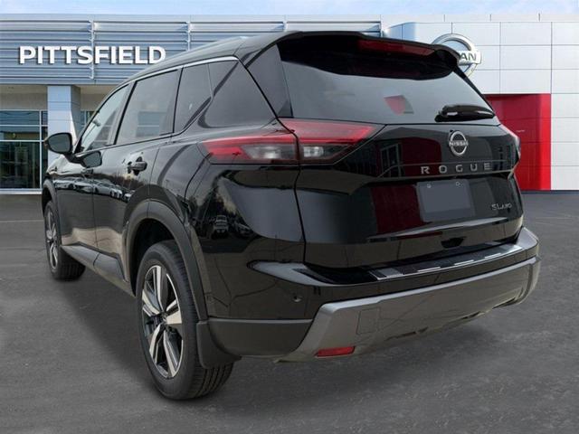 Photo of 2025 Super Black Nissan Rogue