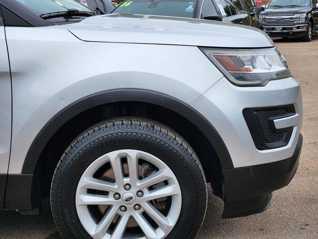 Photo of 2017 Ingot Silver Ford Explorer
