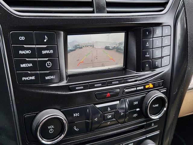 Photo of 2017 Ingot Silver Ford Explorer