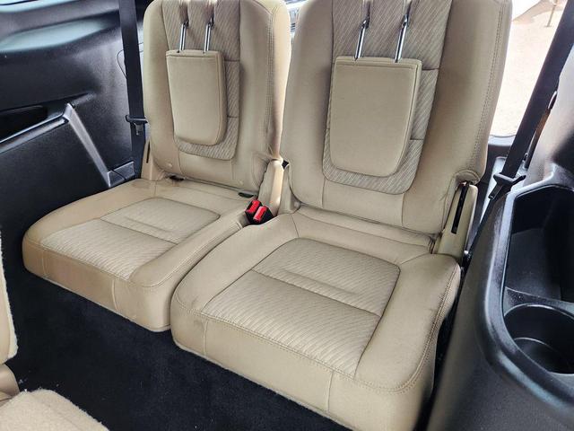 Photo of 2017 Ingot Silver Ford Explorer