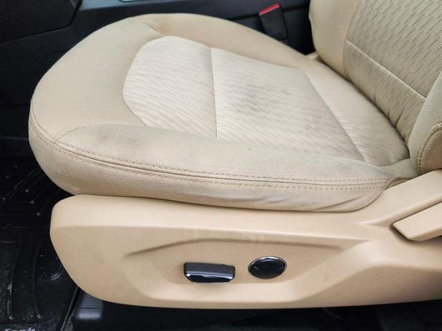 Photo of 2017 Ingot Silver Ford Explorer