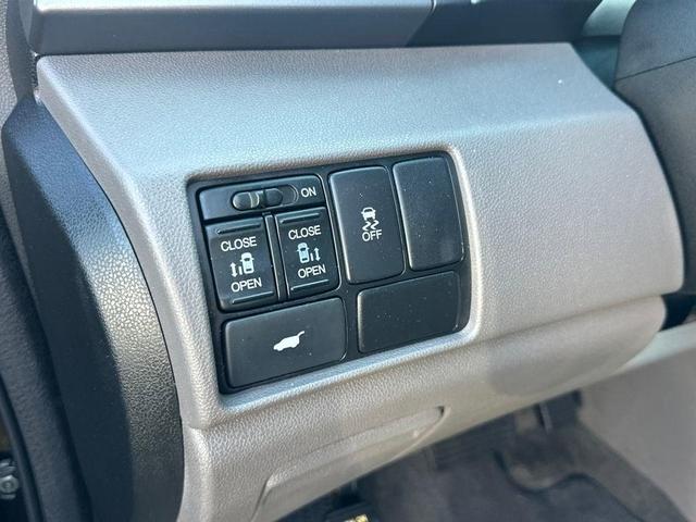 Photo of 2011 Crystal Black Pearl Honda Odyssey
