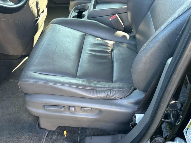 Photo of 2011 Crystal Black Pearl Honda Odyssey