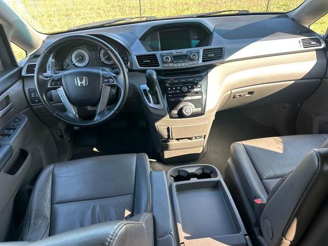 Photo of 2011 Crystal Black Pearl Honda Odyssey