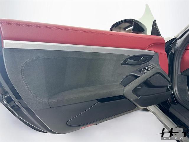Photo of 2021 Black Porsche 718 Spyder