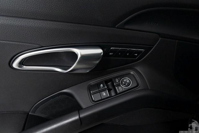 Photo of 2019 Black Porsche 718 Boxster
