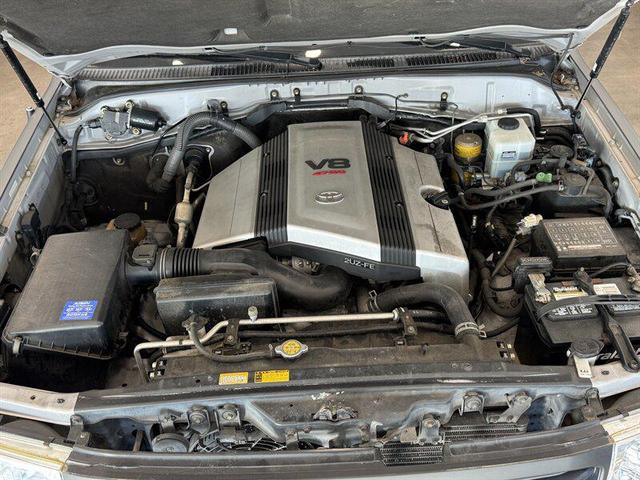 Photo of 1999 Champagnd Pearl Toyota Land Cruiser