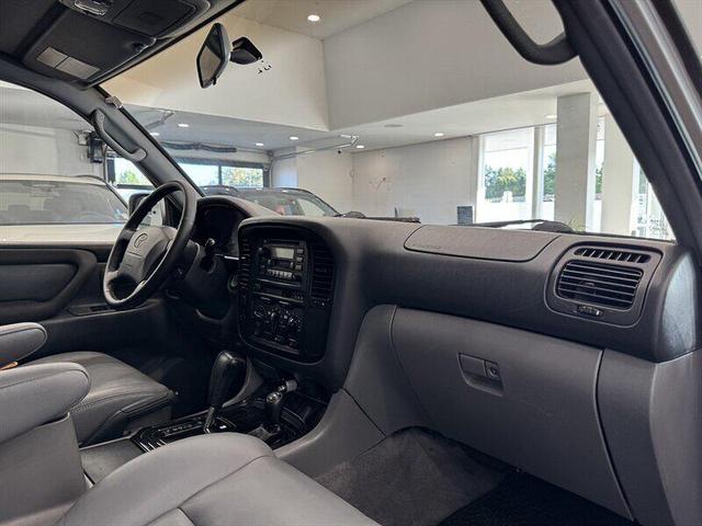 Photo of 1999 Champagnd Pearl Toyota Land Cruiser