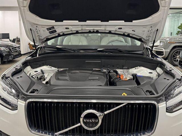 Photo of 2016 Crystal White Pearl Volvo XC90 Hybrid