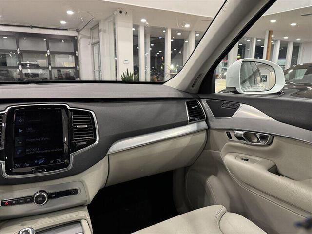 Photo of 2016 Crystal White Pearl Volvo XC90 Hybrid