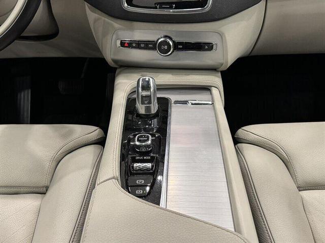 Photo of 2016 Crystal White Pearl Volvo XC90 Hybrid