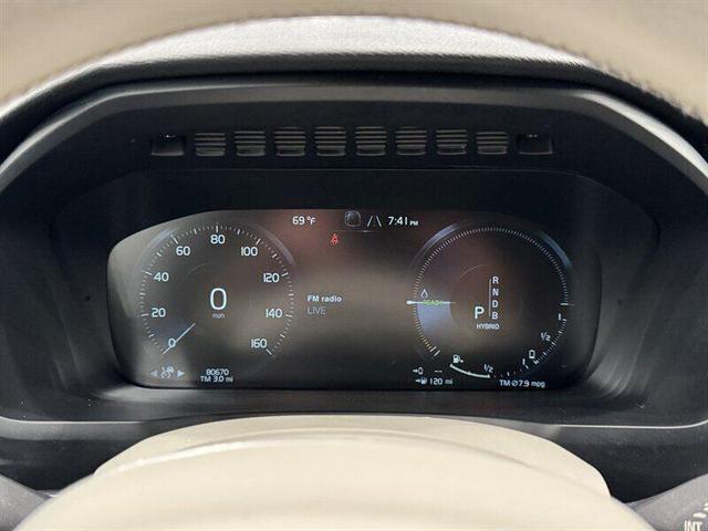 Photo of 2016 Crystal White Pearl Volvo XC90 Hybrid