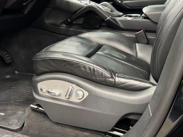 Photo of 2017 Jet Black Metallic Porsche Cayenne
