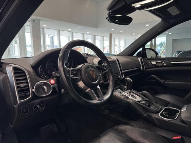 Photo of 2017 Jet Black Metallic Porsche Cayenne