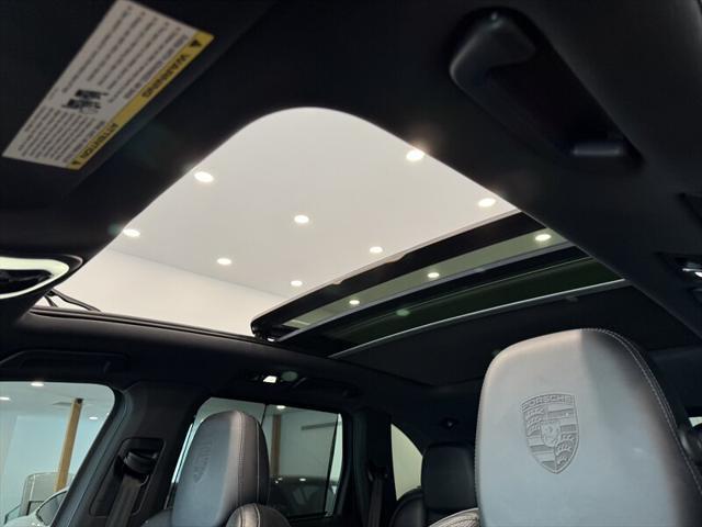 Photo of 2017 Jet Black Metallic Porsche Cayenne