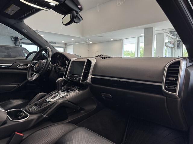 Photo of 2017 Jet Black Metallic Porsche Cayenne
