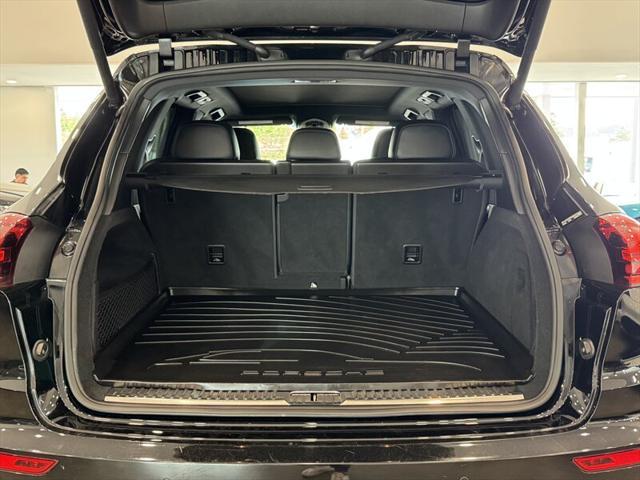 Photo of 2017 Jet Black Metallic Porsche Cayenne