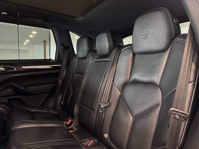 Photo of 2017 Jet Black Metallic Porsche Cayenne