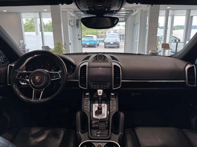 Photo of 2017 Jet Black Metallic Porsche Cayenne