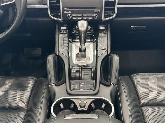 Photo of 2017 Jet Black Metallic Porsche Cayenne