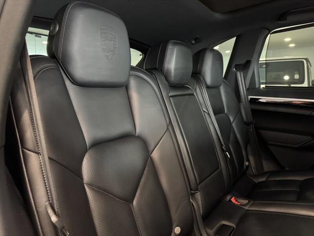 Photo of 2017 Jet Black Metallic Porsche Cayenne