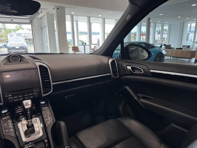 Photo of 2017 Jet Black Metallic Porsche Cayenne