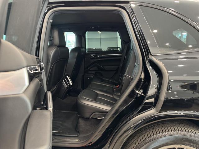 Photo of 2017 Jet Black Metallic Porsche Cayenne