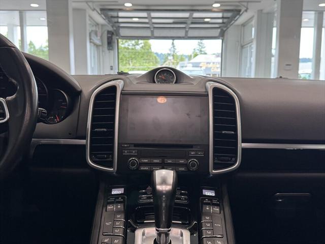 Photo of 2017 Jet Black Metallic Porsche Cayenne