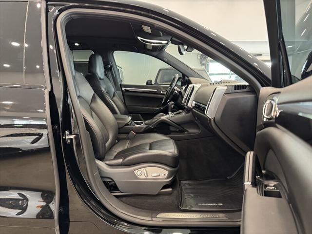 Photo of 2017 Jet Black Metallic Porsche Cayenne