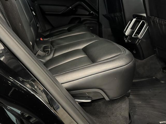 Photo of 2017 Jet Black Metallic Porsche Cayenne
