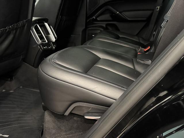 Photo of 2017 Jet Black Metallic Porsche Cayenne