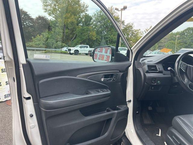 Photo of 2019 White Diamond Pearl Honda Pilot