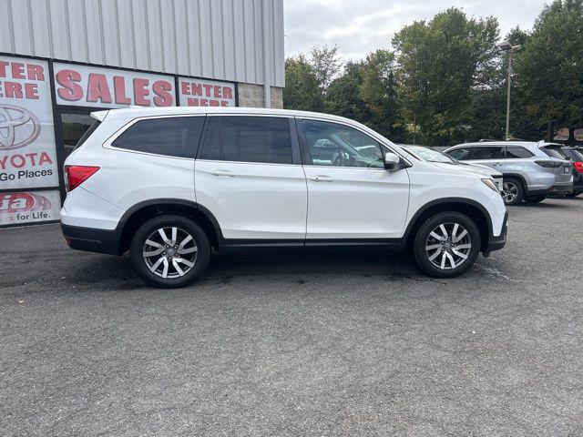 Photo of 2019 White Diamond Pearl Honda Pilot