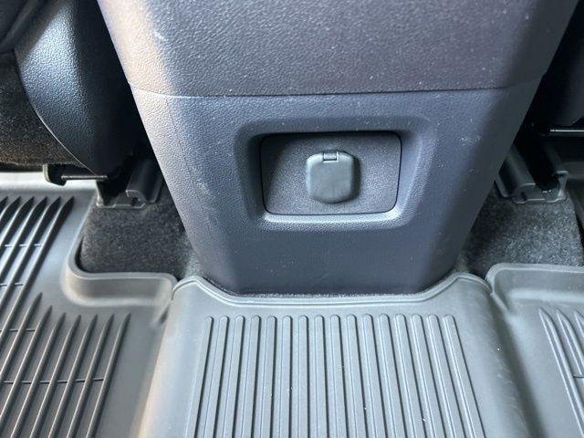 Photo of 2025 Pearl Toyota Grand Highlander